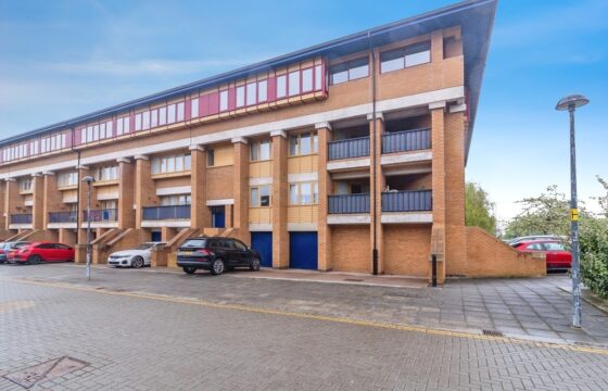 North Thirteenth Street, Milton Keynes, Buckinghamshire