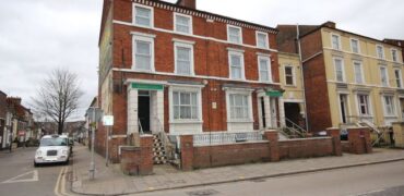 Berkeley Court, Midland Road