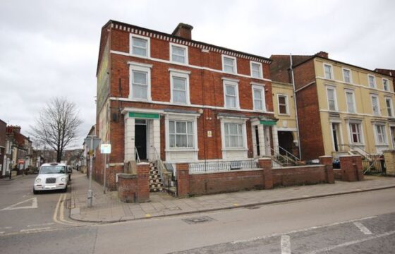 Berkeley Court, Midland Road